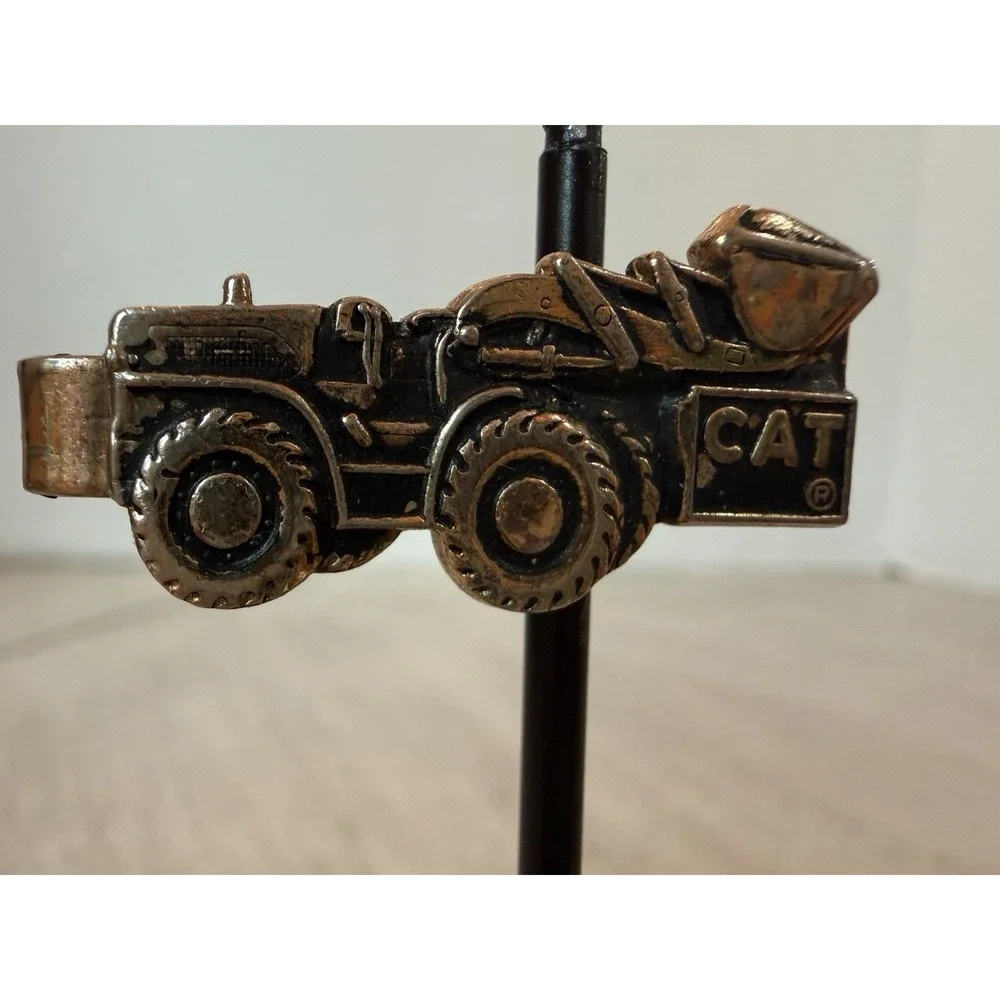 Vintage Caterpillar CAT Tie Clip Wheel Loader Tractor Gold Tone Dimensional